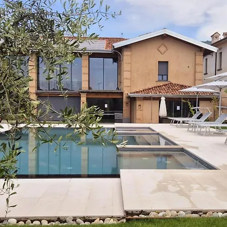 Elegant With Shared Pool *