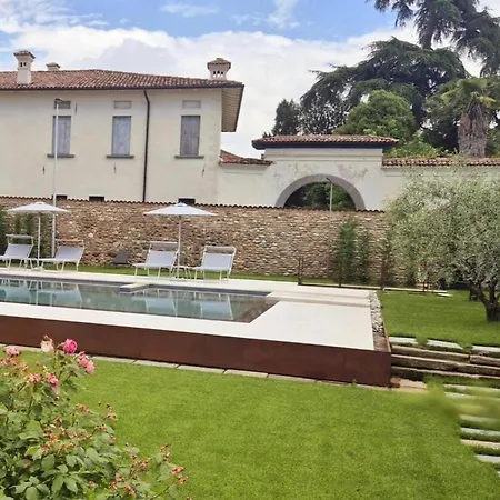 Elegant With Shared Pool * Adro