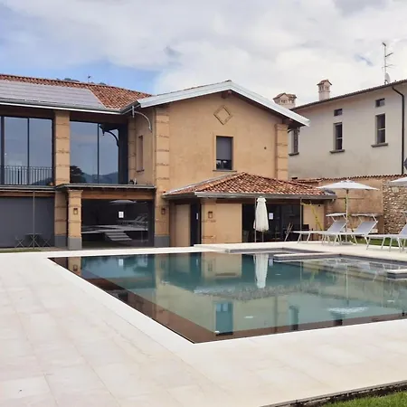 Elegant With Shared Pool Апартаменты *