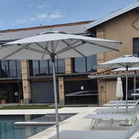 Elegant With Shared Pool