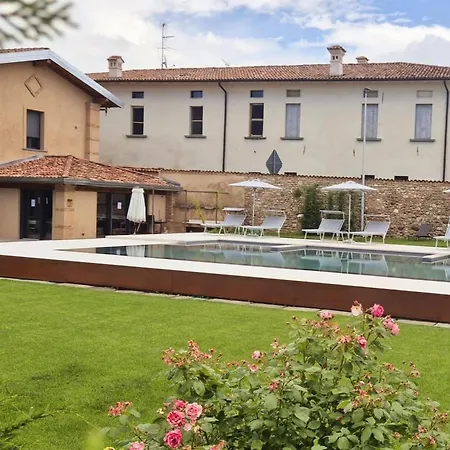 Elegant With Shared Pool Adro