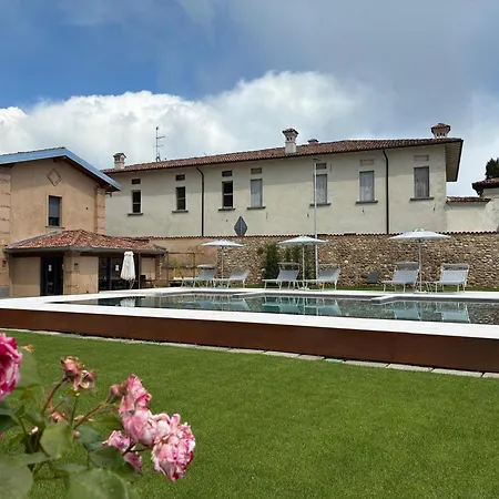 Apartman Elegant With Shared Pool