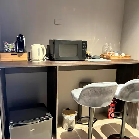 Elegant With Shared Pool Apartman Adro