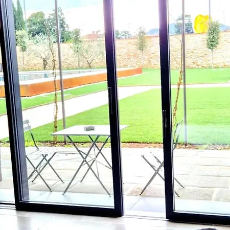 Apartman Elegant With Shared Pool *