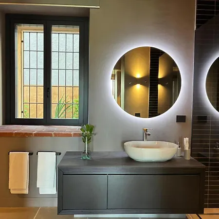 Elegant With Shared Pool Apartman Adro